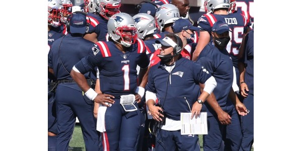El nuevo mariscal de campo de los New England Patriots, Mac Jones, tuvo un buen desempeño